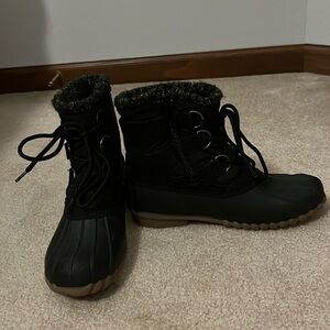 BareTraps winter boots